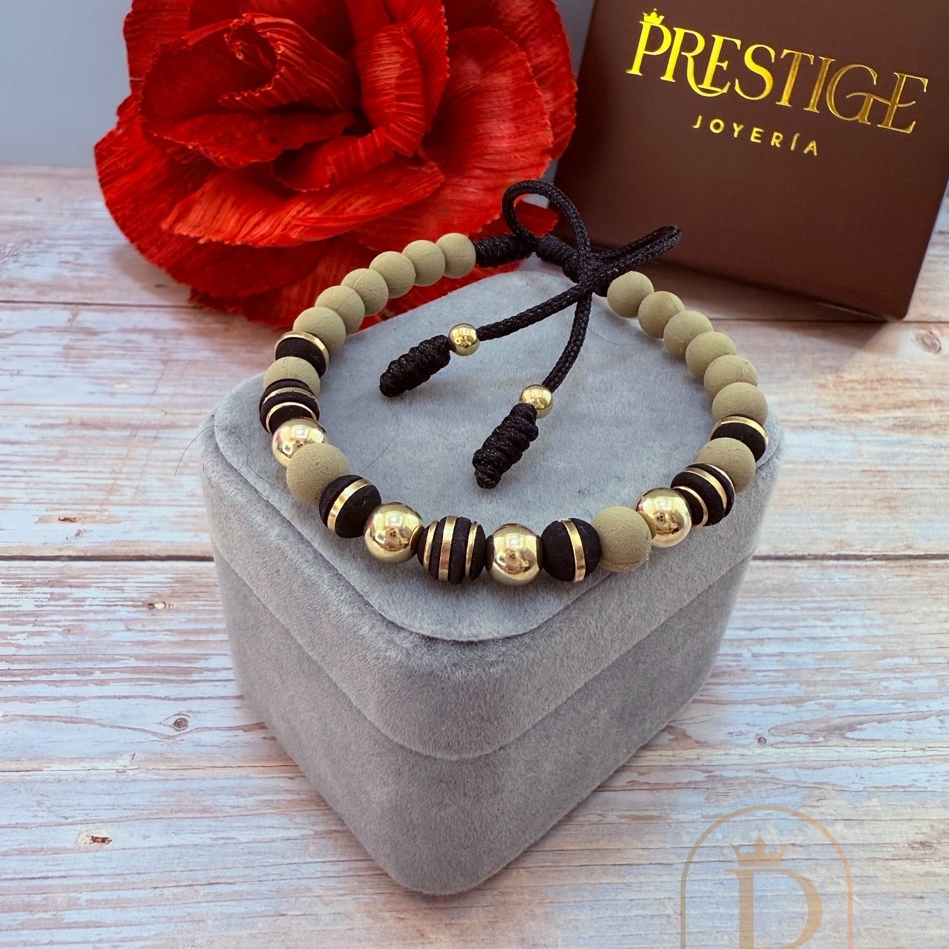 Pulsera con neoprenos anillados