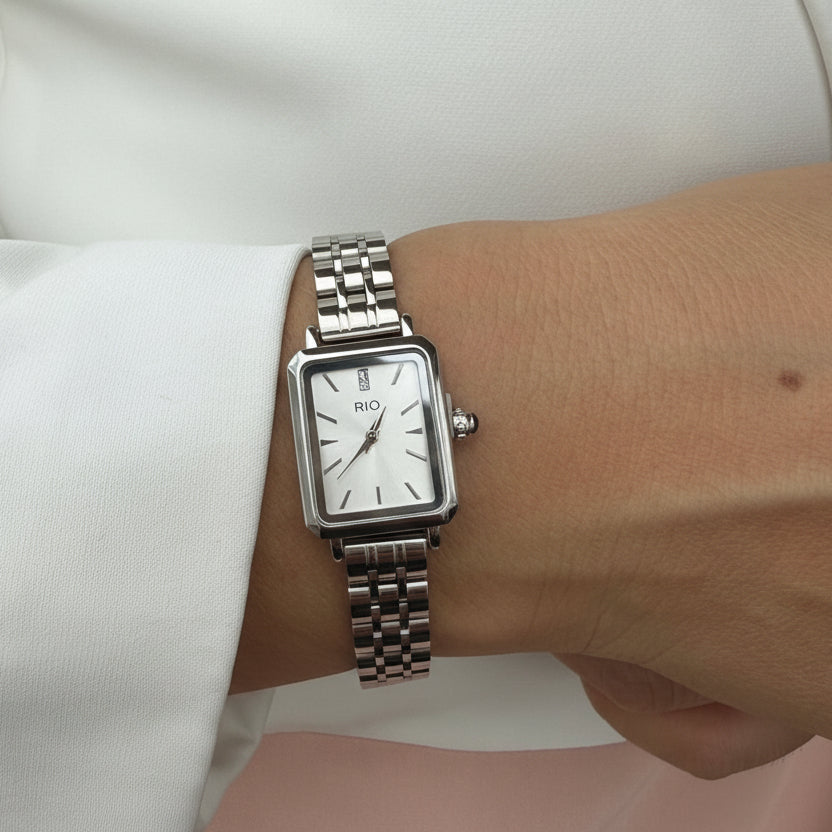 Reloj rectangular plateado