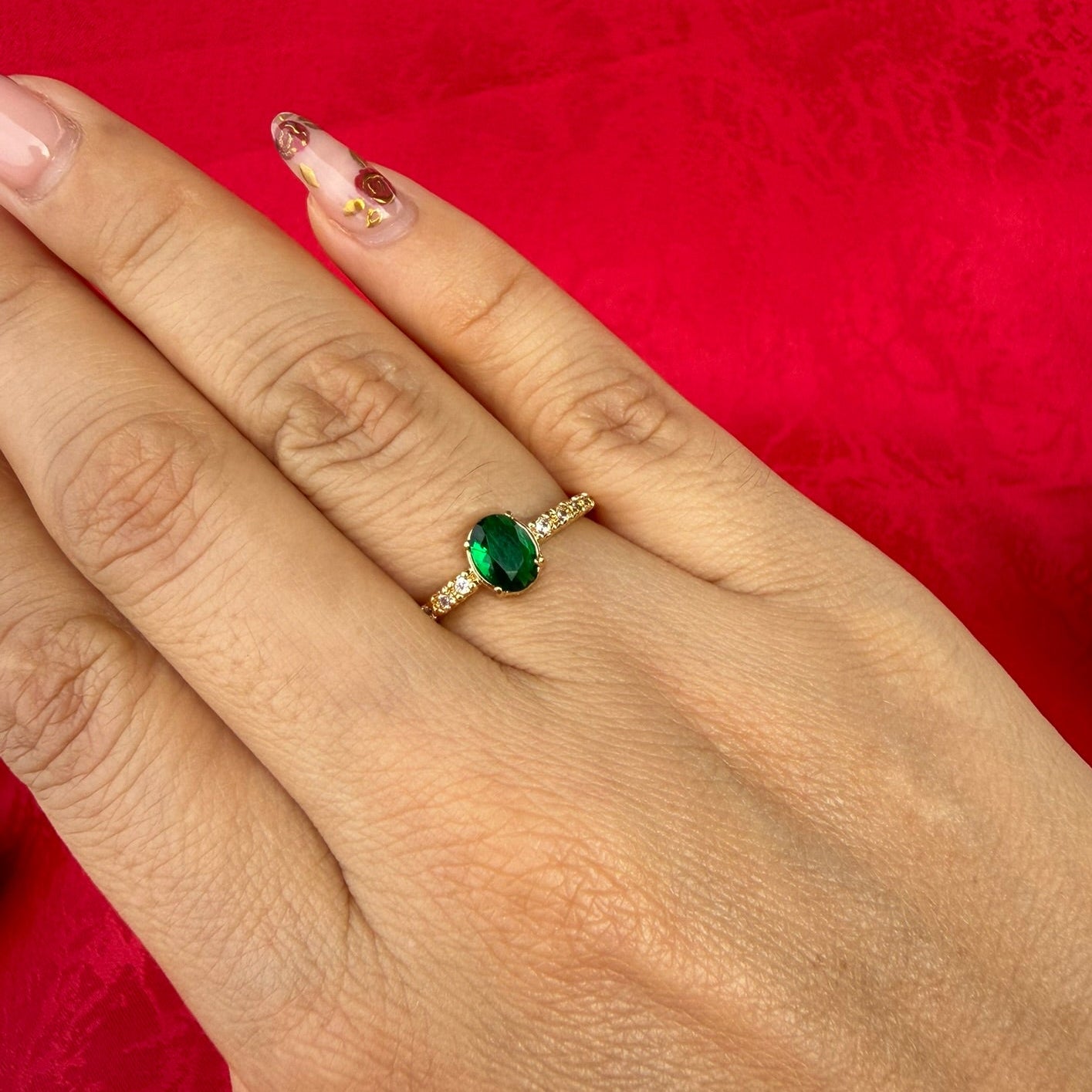 ANILLO CIRCULO PIEDRA BORDE CIRCON