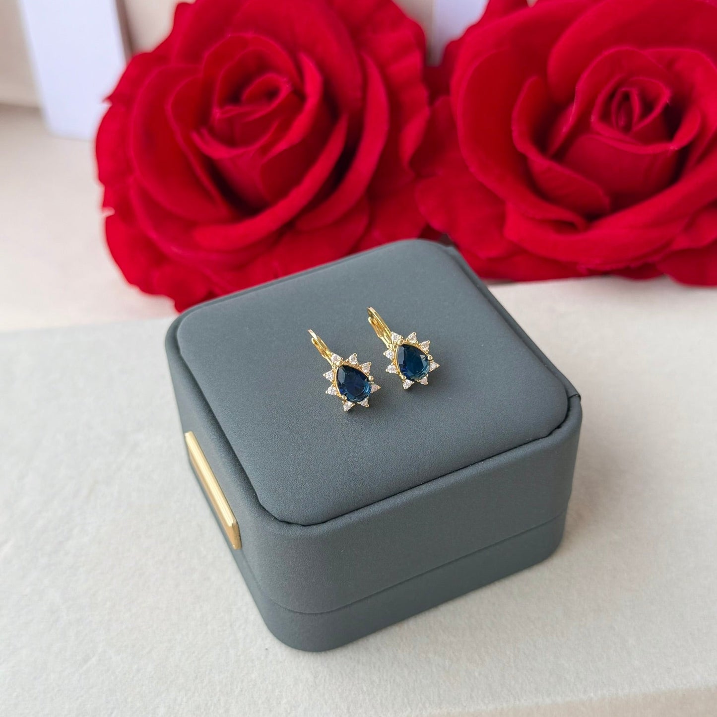 ARETE EAR CUFF OVALOS