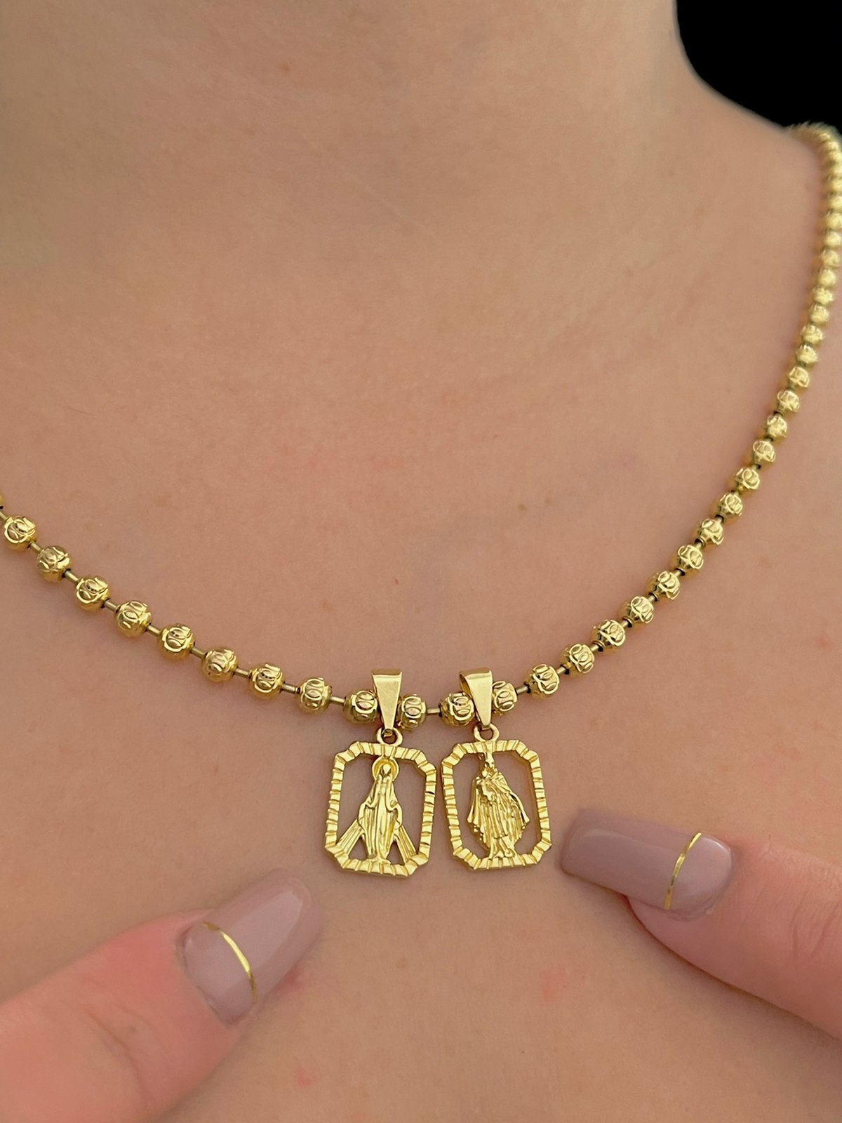 Dije Virgen del Carmen Silueta