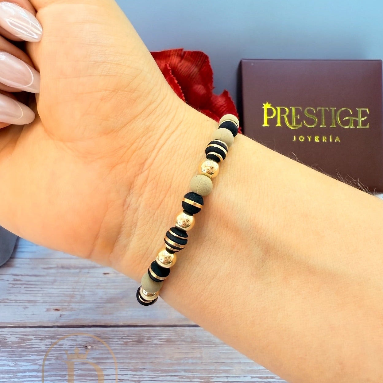 Pulsera con neoprenos anillados