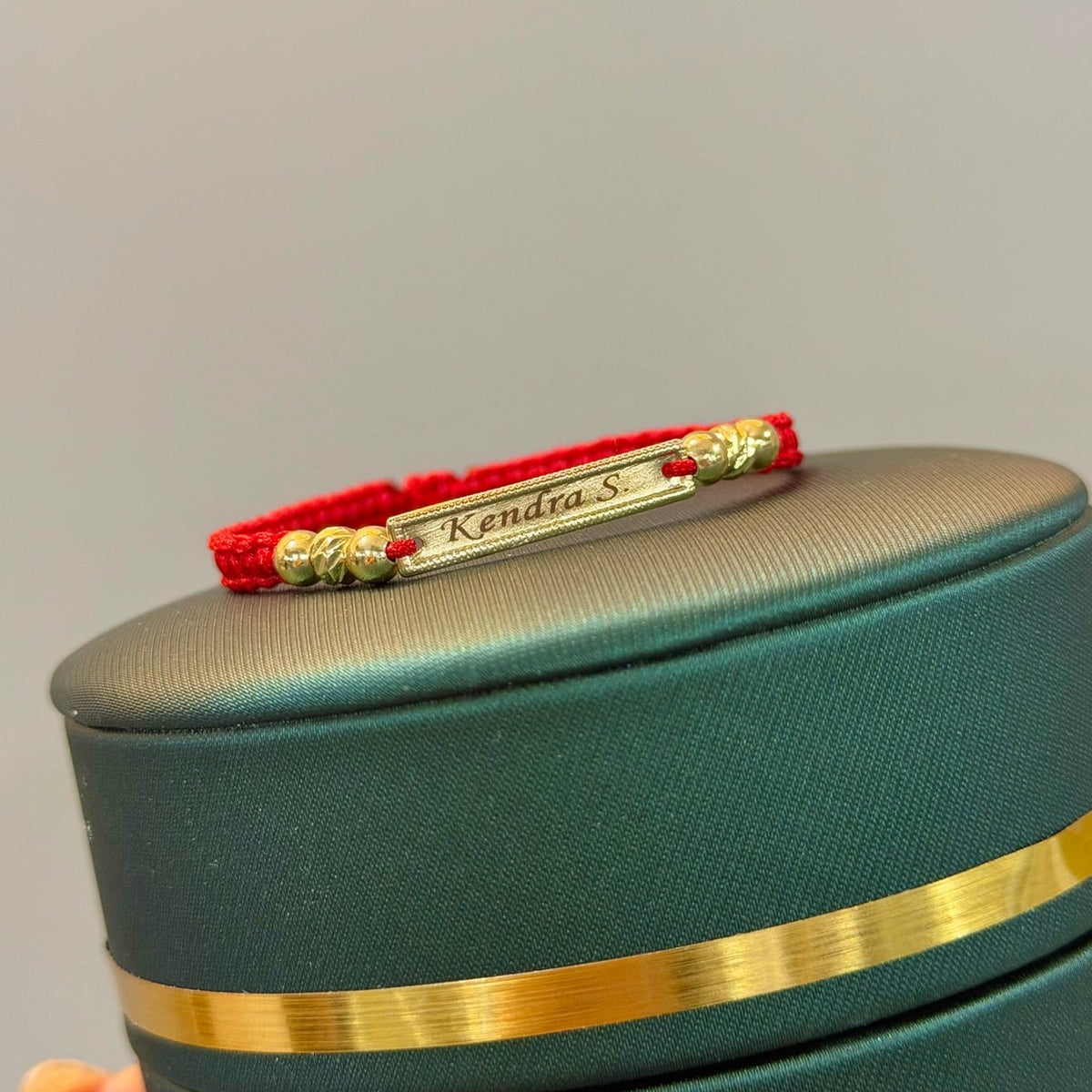 Hilo de Amor – Pulsera Personalizada para Bebé
