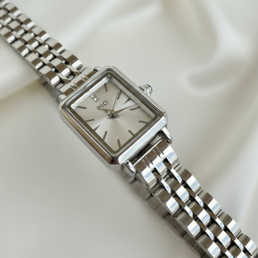 Reloj rectangular plateado