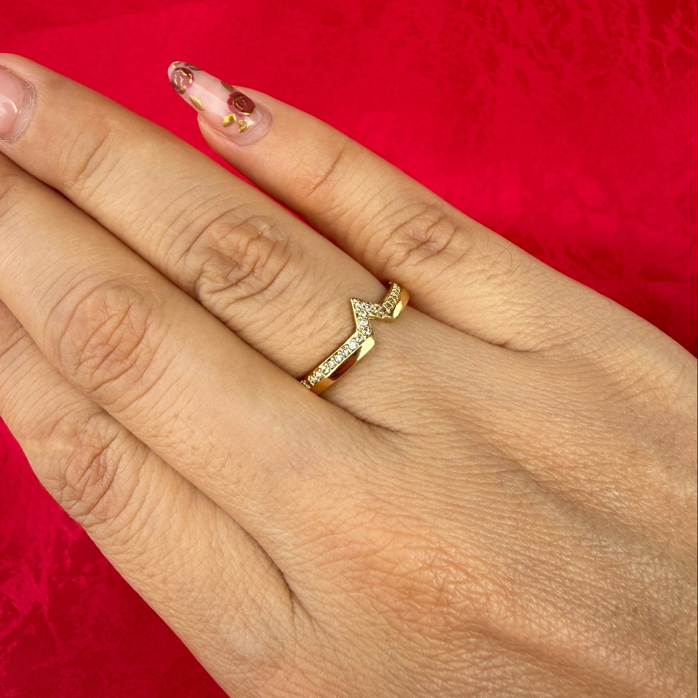 ANILLO V LISO MITAD CIRCON