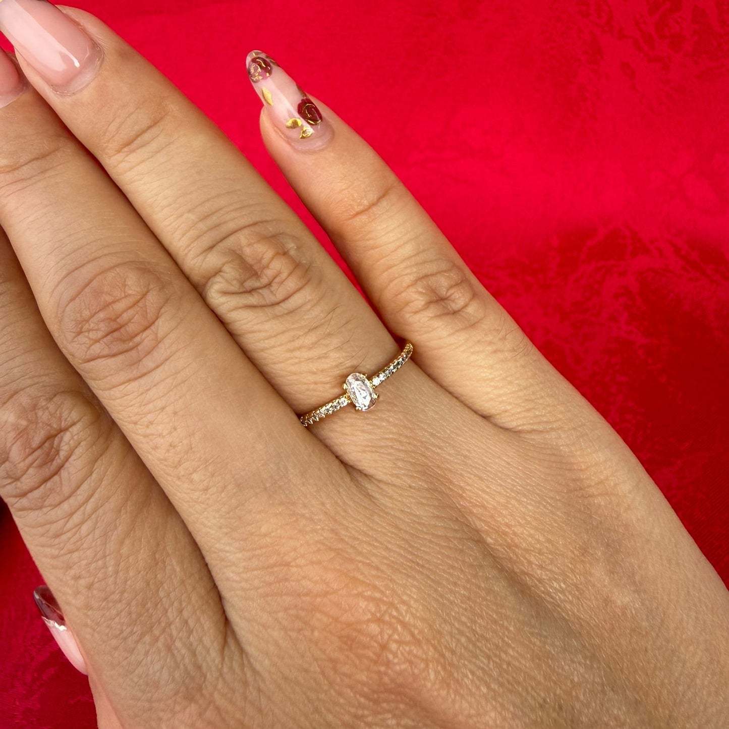ANILLO OVALO PIEDRA LADOS CIRCON