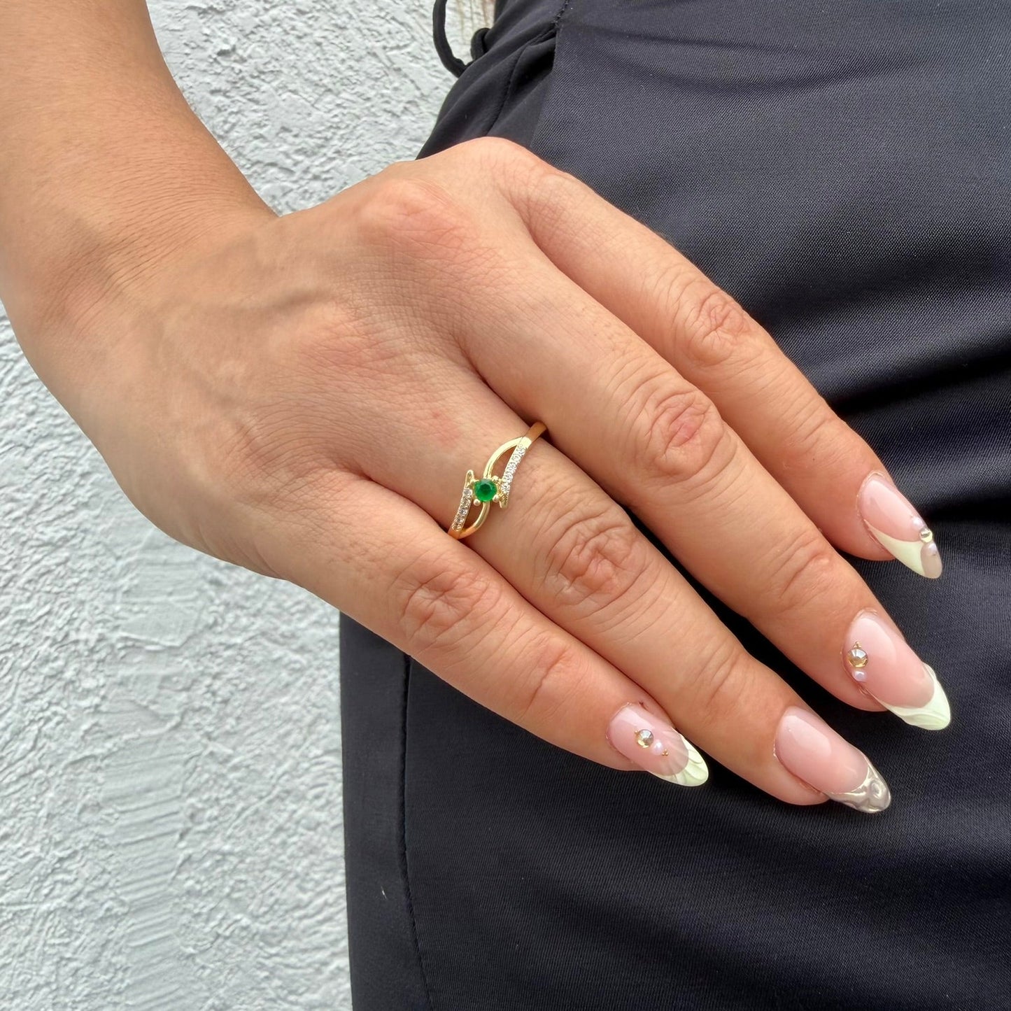 ANILLO PIEDRA VERDE HOJAS DOBLE