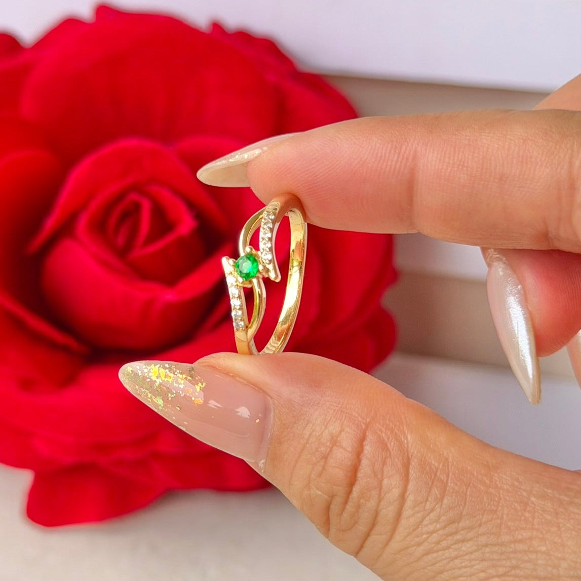 ANILLO PIEDRA VERDE HOJAS DOBLE
