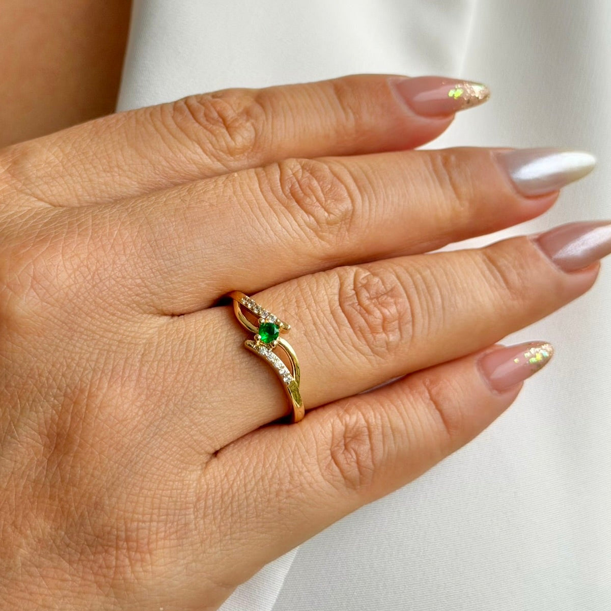 ANILLO PIEDRA VERDE HOJAS DOBLE