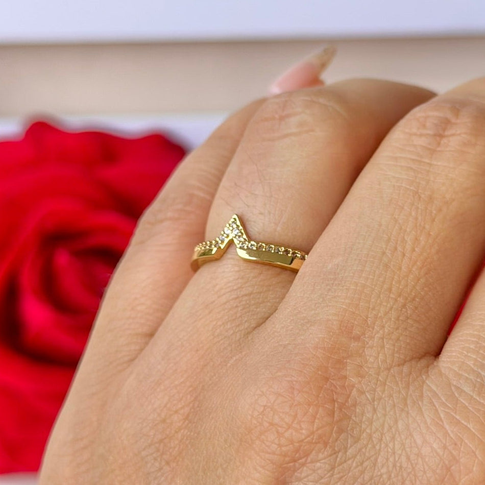 ANILLO V LISO MITAD CIRCON